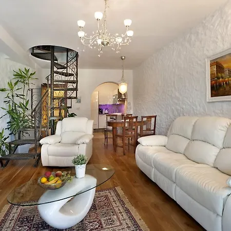 Πανσιόν Castello Rausch 4*