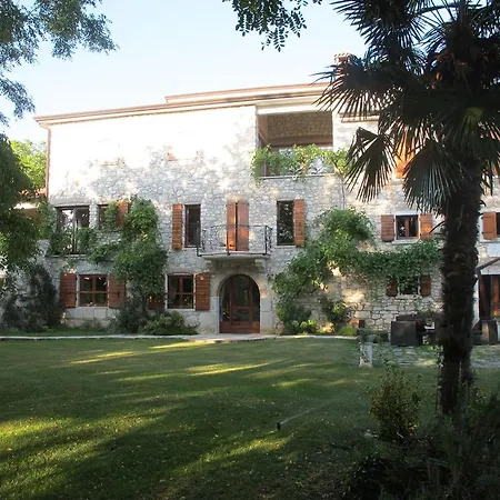 Πανσιόν Castello Rausch Valkarin